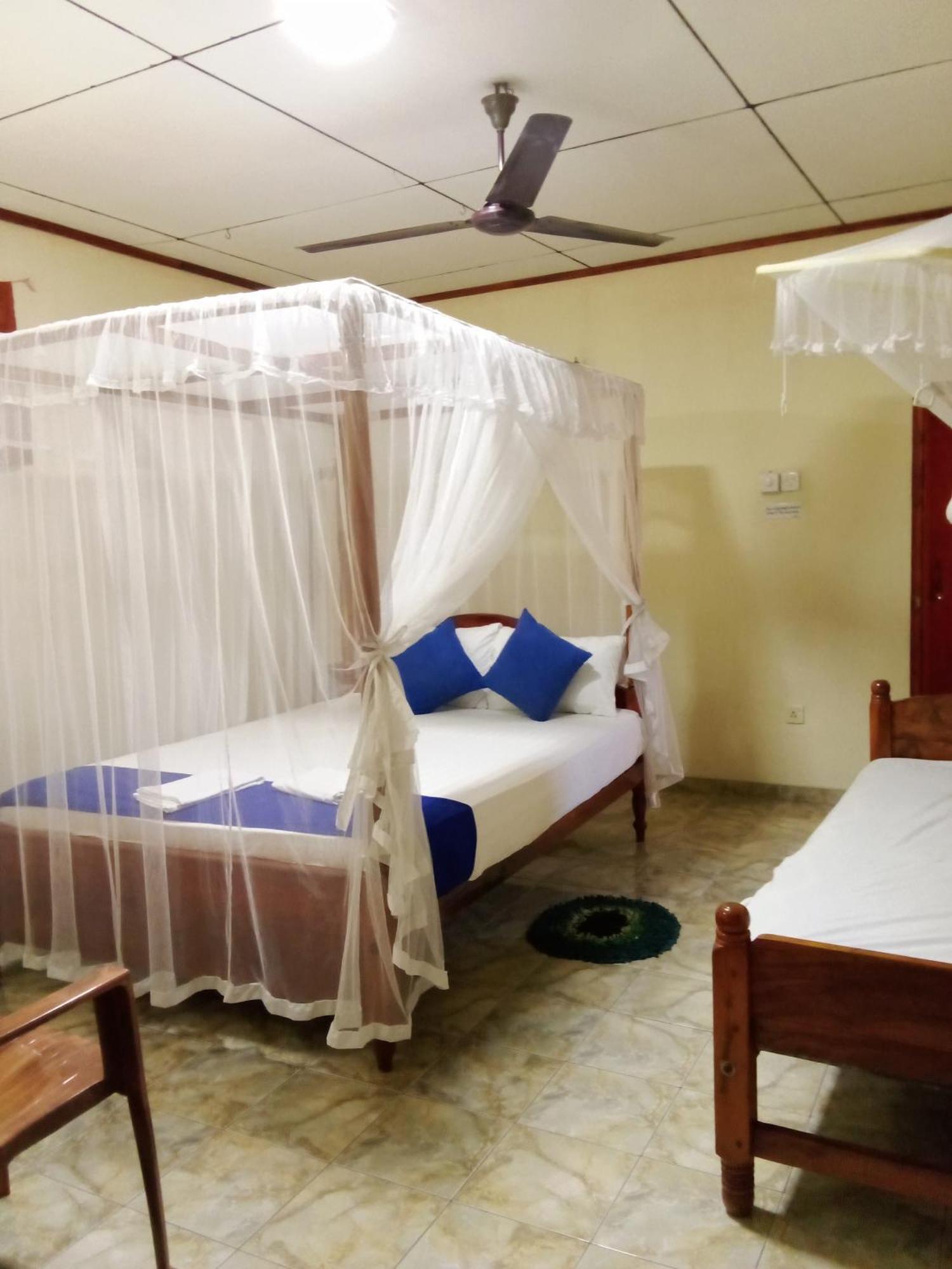 Jaya Home Stay Тангале Екстериор снимка